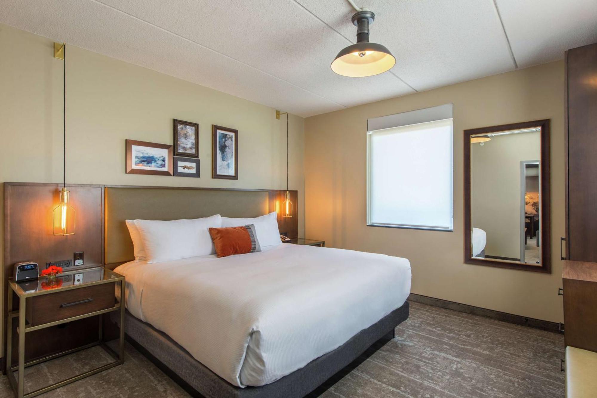 Hotel Saranac, Curio Collection By Hilton Saranac Lake Kültér fotó
